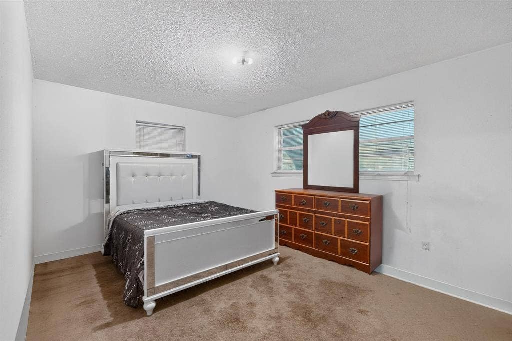 2718 Mossglen Drive, Dallas, TX 75227 2718 Mossglen Drive, Dallas, TX 75227