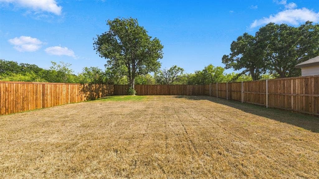 832 Eagles Nest Drive, Cleburne, TX 76031