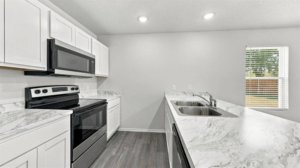 832 Eagles Nest Drive, Cleburne, TX 76031