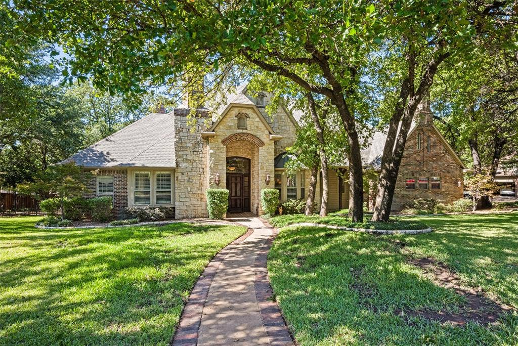 3824 La Mancha Lane, Denton, TX 76205 3824 La Mancha Lane, Denton, TX 76205