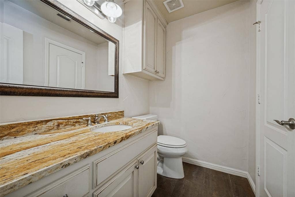 3824 La Mancha Lane, Denton, TX 76205 3824 La Mancha Lane, Denton, TX 76205