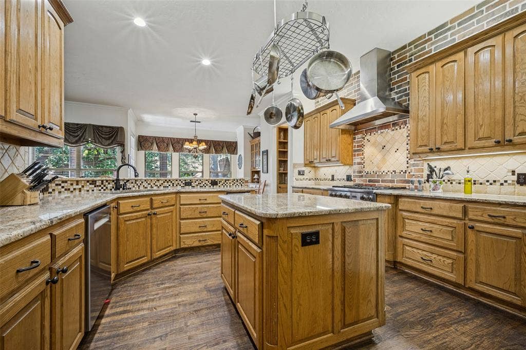 3824 La Mancha Lane, Denton, TX 76205 3824 La Mancha Lane, Denton, TX 76205