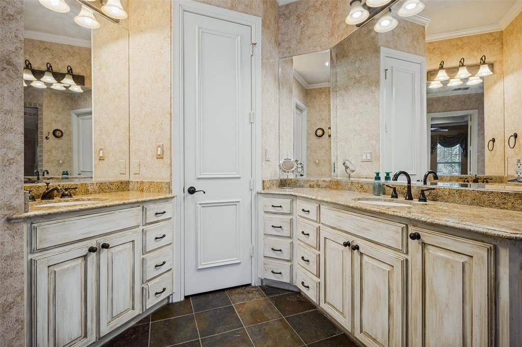 3824 La Mancha Lane, Denton, TX 76205 3824 La Mancha Lane, Denton, TX 76205