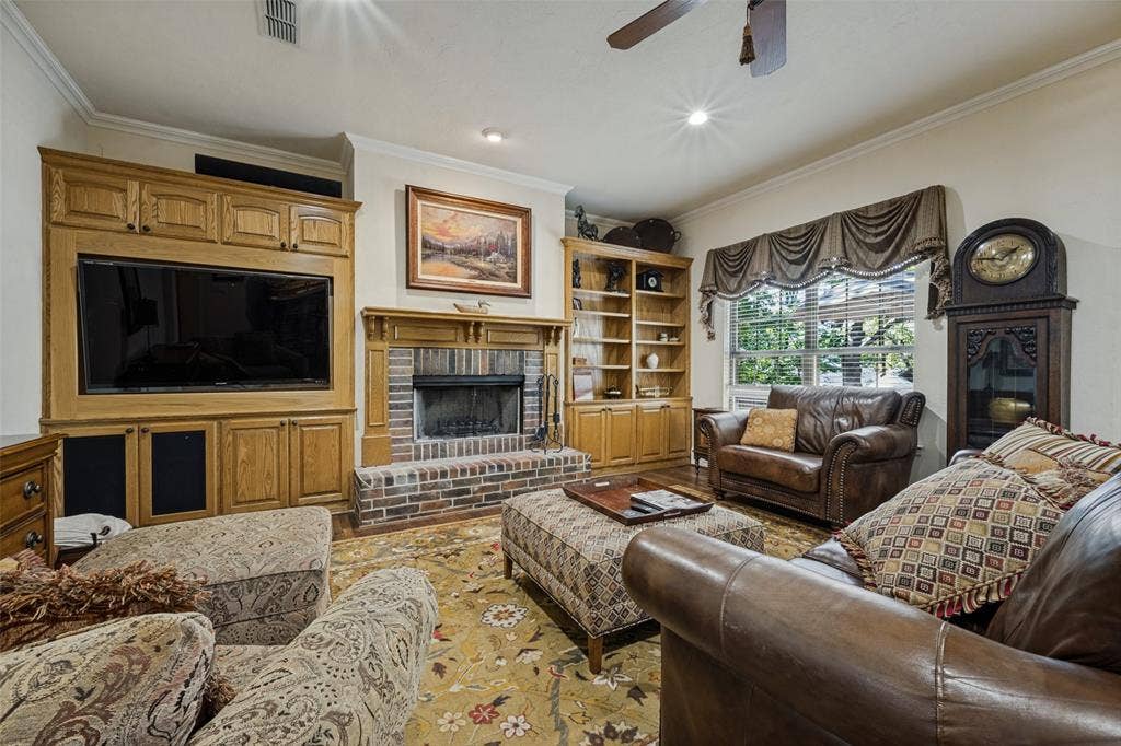 3824 La Mancha Lane, Denton, TX 76205 3824 La Mancha Lane, Denton, TX 76205