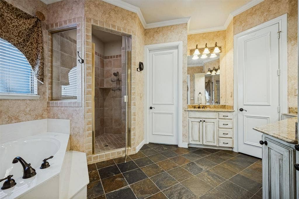 3824 La Mancha Lane, Denton, TX 76205 3824 La Mancha Lane, Denton, TX 76205