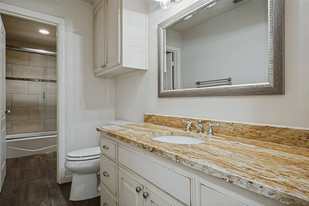 3824 La Mancha Lane, Denton, TX 76205 3824 La Mancha Lane, Denton, TX 76205