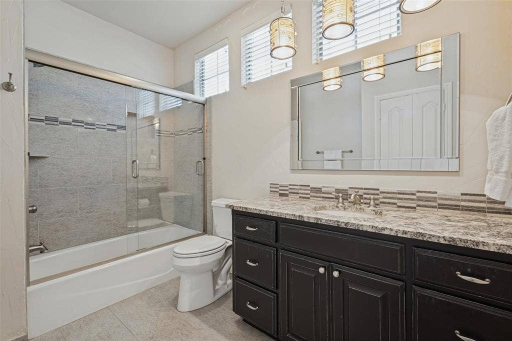 3824 La Mancha Lane, Denton, TX 76205 3824 La Mancha Lane, Denton, TX 76205