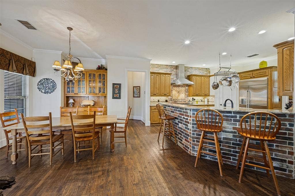 3824 La Mancha Lane, Denton, TX 76205 3824 La Mancha Lane, Denton, TX 76205