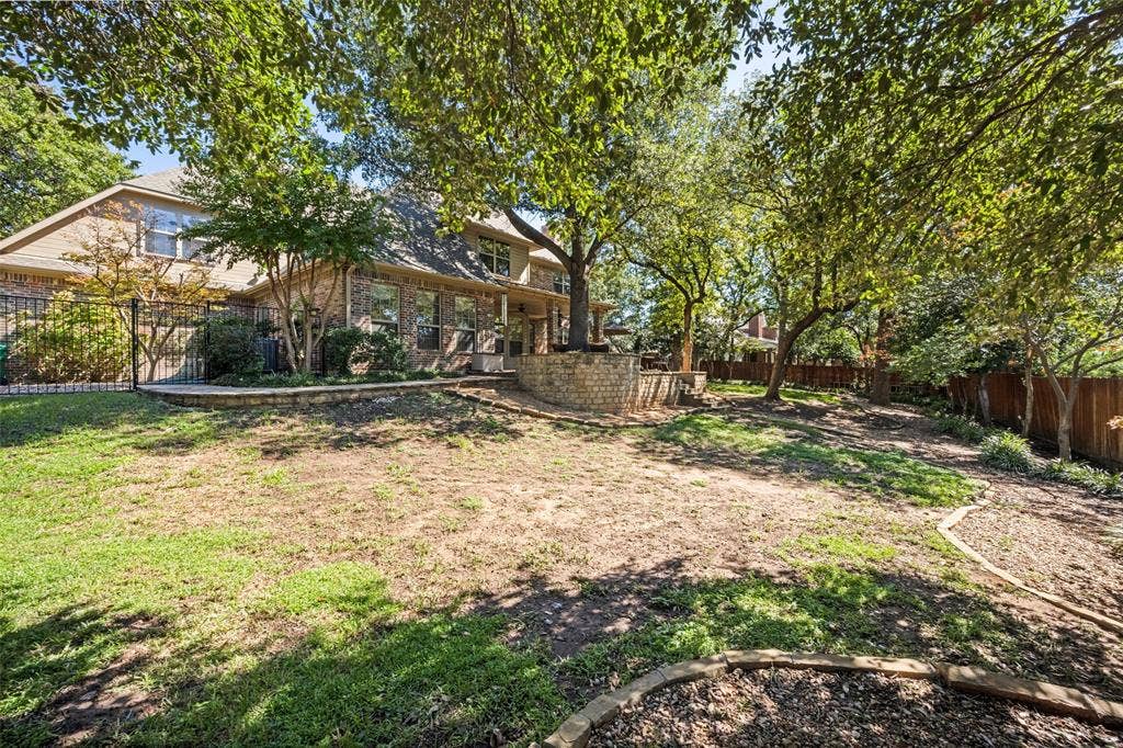 3824 La Mancha Lane, Denton, TX 76205 3824 La Mancha Lane, Denton, TX 76205
