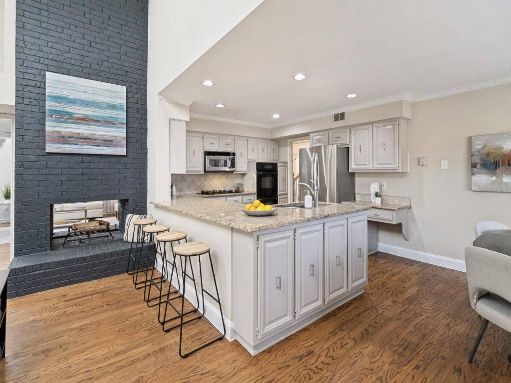 3722 Wooded Creek Drive, Farmers Branch, TX 75244