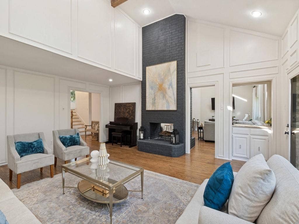 3722 Wooded Creek Drive, Farmers Branch, TX 75244