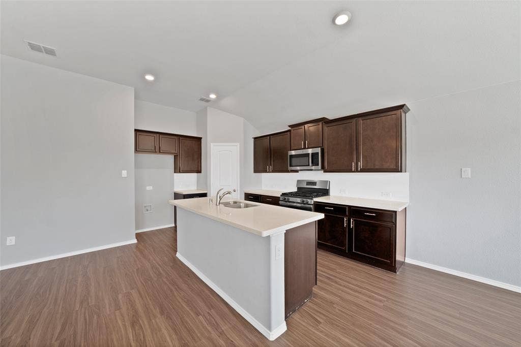 469 Pollyann Trail, Fort Worth, TX 76052 469 Pollyann Trail, Fort Worth, TX 76052