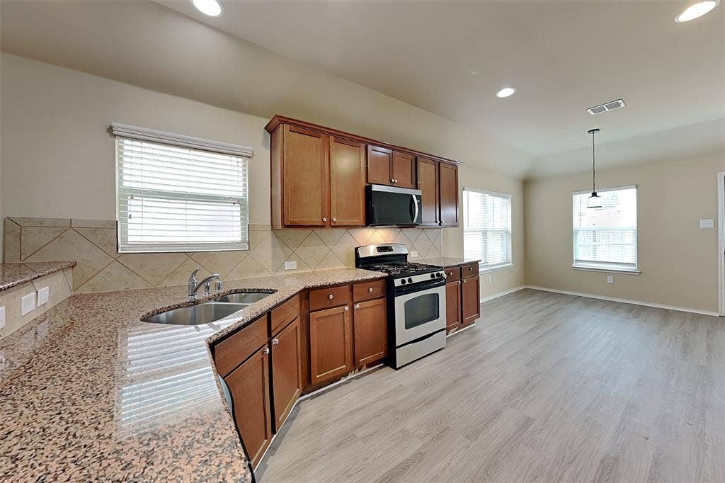 2808 Houston Wood Drive, Fort Worth, TX 76244 2808 Houston Wood Drive, Fort Worth, TX 76244