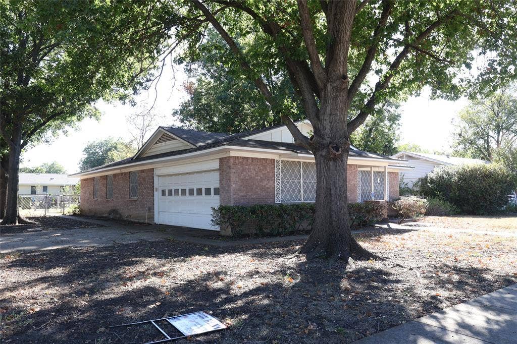 1202 Alamo Lane, Garland, TX 75040 1202 Alamo Lane, Garland, TX 75040