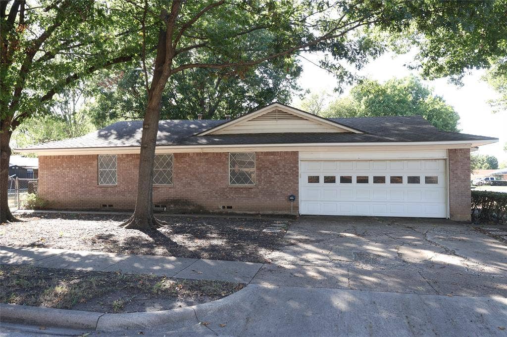 1202 Alamo Lane, Garland, TX 75040 1202 Alamo Lane, Garland, TX 75040