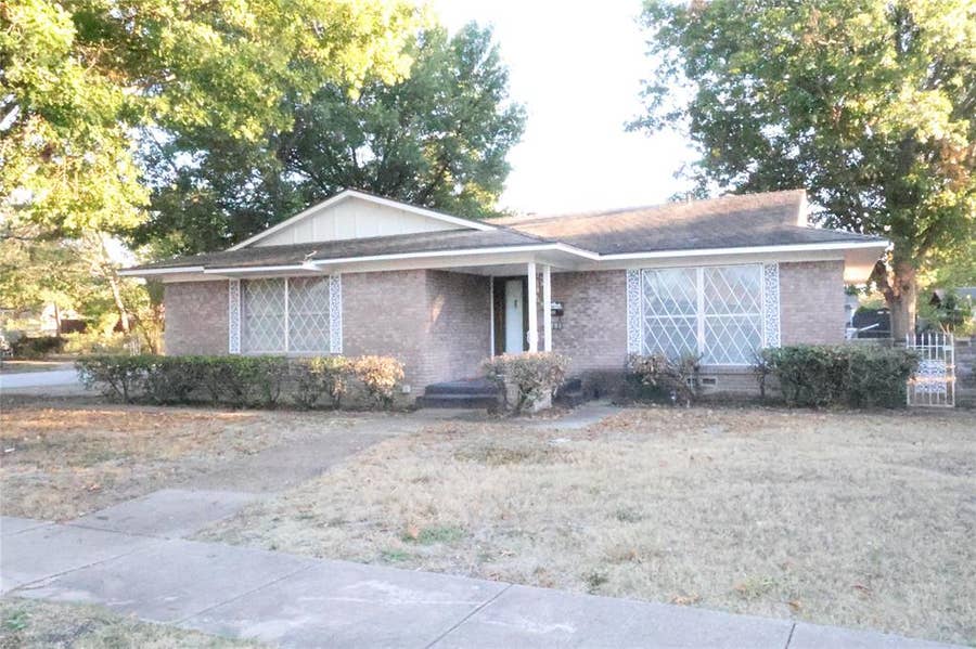 Property photo for 1202 Alamo Lane, Garland, TX