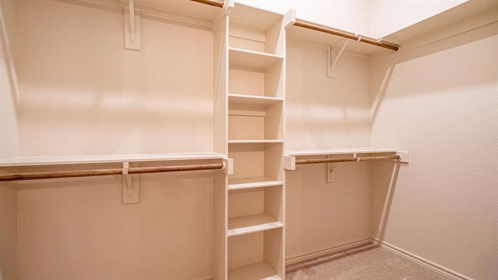 2714 Austin Drive, Granbury, TX 76048 Large primary walk in closet