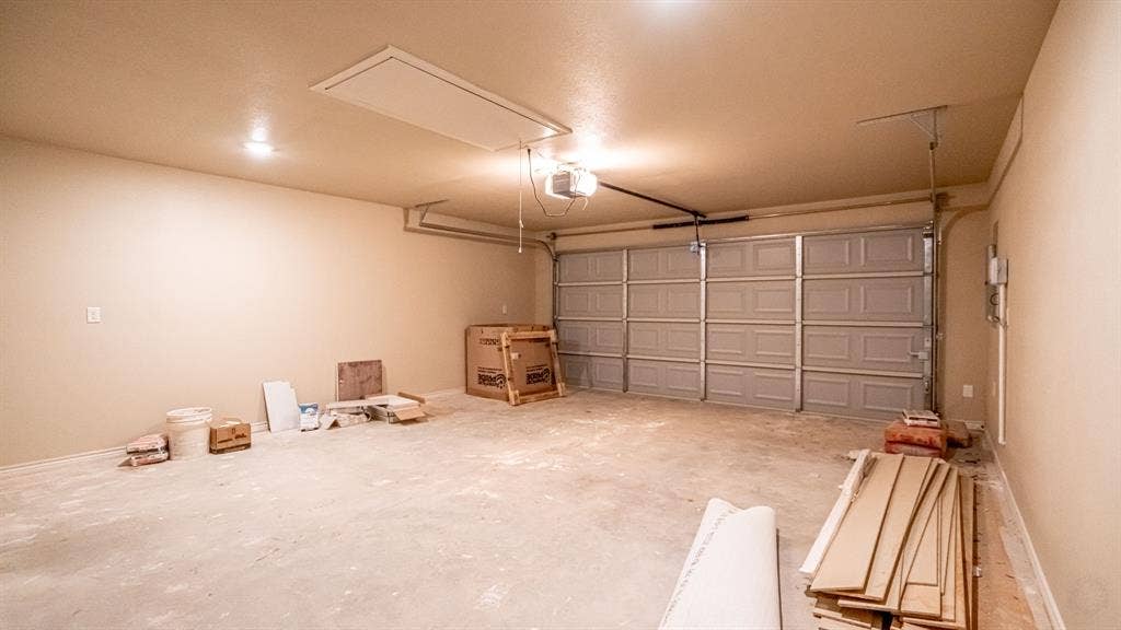 2714 Austin Drive, Granbury, TX 76048 2714 Austin Drive, Granbury, TX 76048