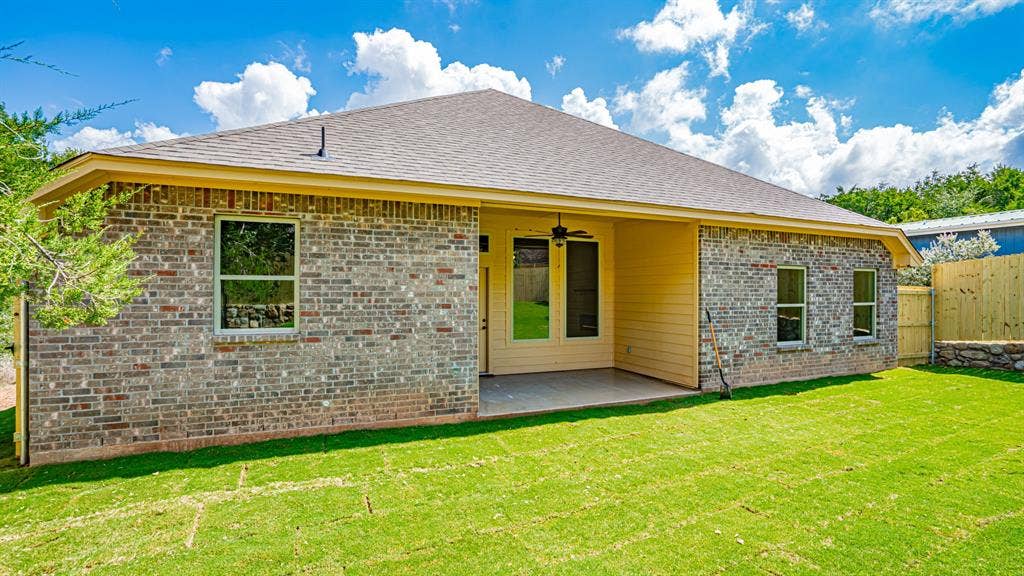 2714 Austin Drive, Granbury, TX 76048 2714 Austin Drive, Granbury, TX 76048
