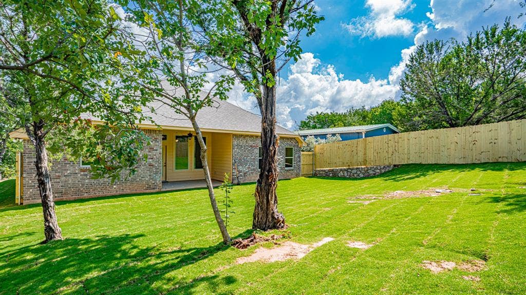 2714 Austin Drive, Granbury, TX 76048 2714 Austin Drive, Granbury, TX 76048