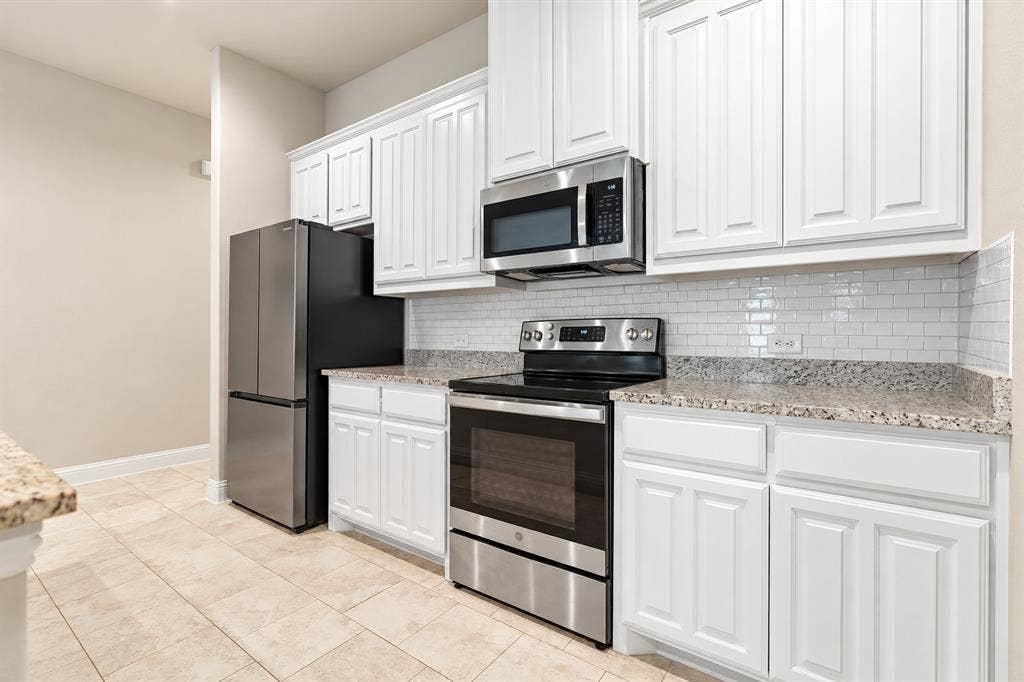 206 Hubbard Street, Hillsboro, TX 76645