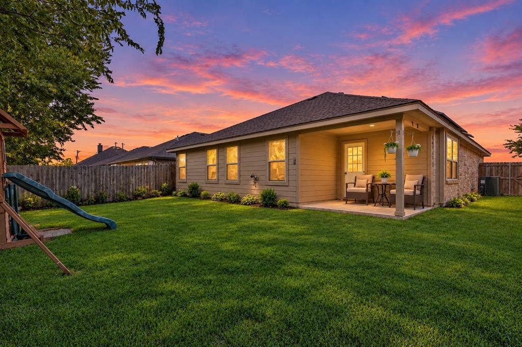 206 Hubbard Street, Hillsboro, TX 76645