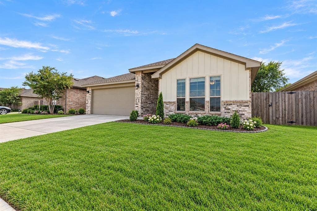 206 Hubbard Street, Hillsboro, TX 76645