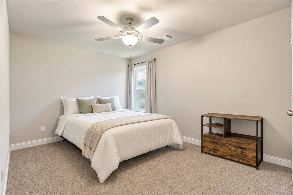 206 Hubbard Street, Hillsboro, TX 76645