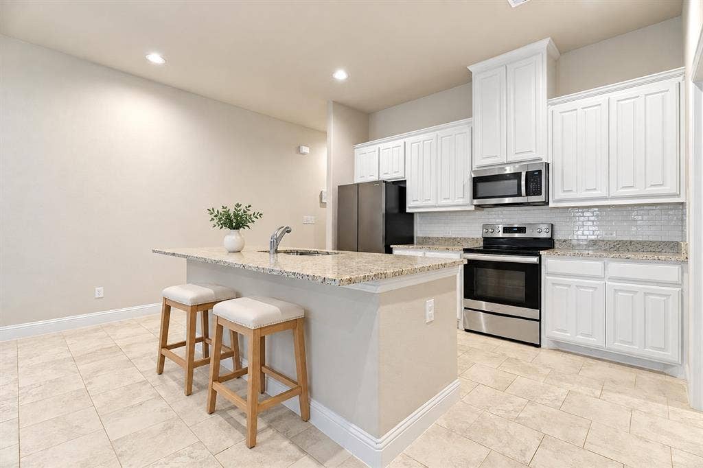 206 Hubbard Street, Hillsboro, TX 76645