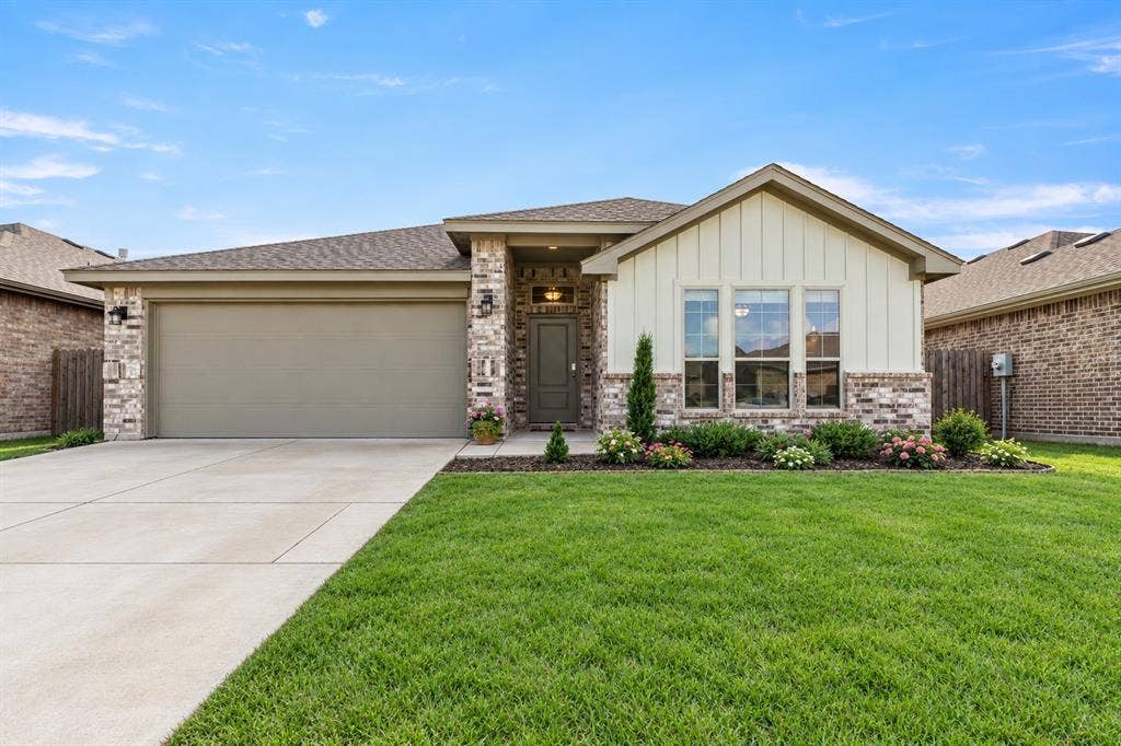 206 Hubbard Street, Hillsboro, TX 76645
