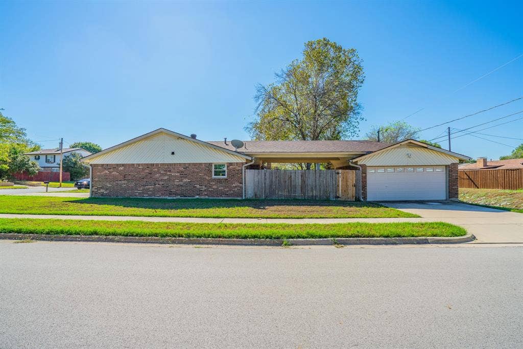 6941 Bennington Drive, Watauga, TX 76148 6941 Bennington Drive, Watauga, TX 76148