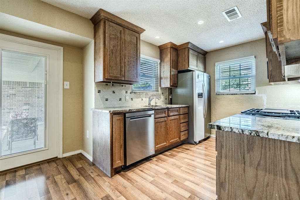 6941 Bennington Drive, Watauga, TX 76148 6941 Bennington Drive, Watauga, TX 76148