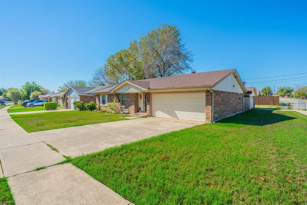 6941 Bennington Drive, Watauga, TX 76148 6941 Bennington Drive, Watauga, TX 76148