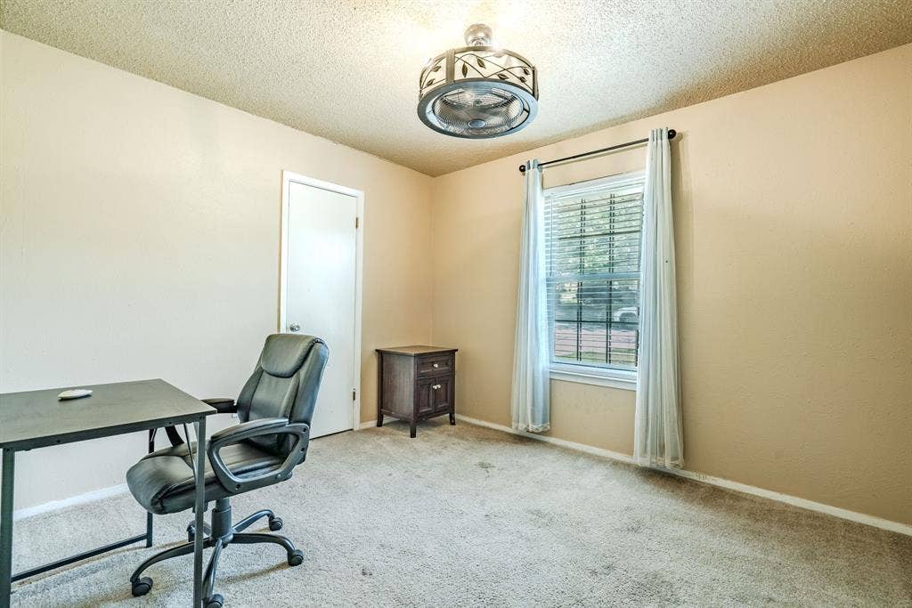 6941 Bennington Drive, Watauga, TX 76148 6941 Bennington Drive, Watauga, TX 76148