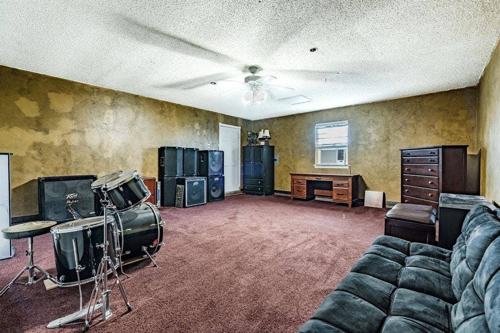 6941 Bennington Drive, Watauga, TX 76148 6941 Bennington Drive, Watauga, TX 76148