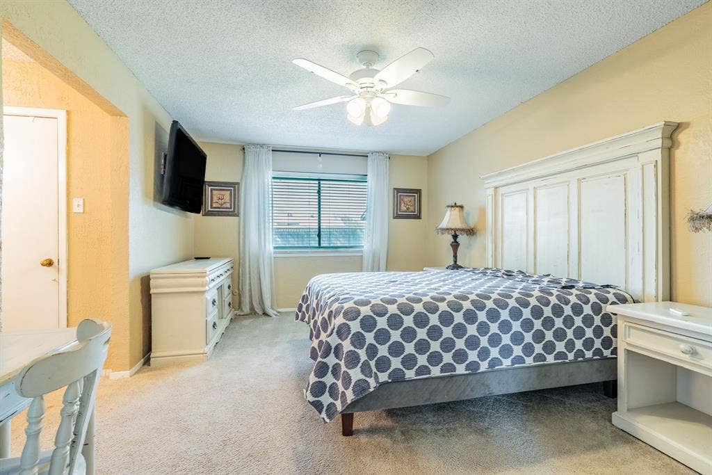 6941 Bennington Drive, Watauga, TX 76148 6941 Bennington Drive, Watauga, TX 76148