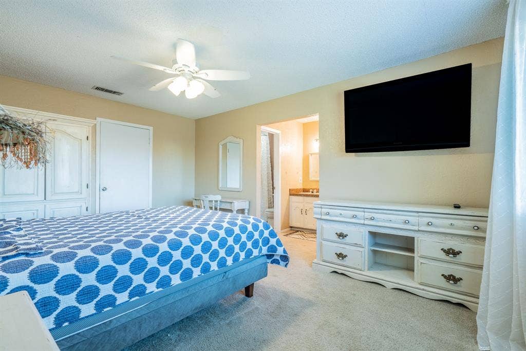 6941 Bennington Drive, Watauga, TX 76148 6941 Bennington Drive, Watauga, TX 76148