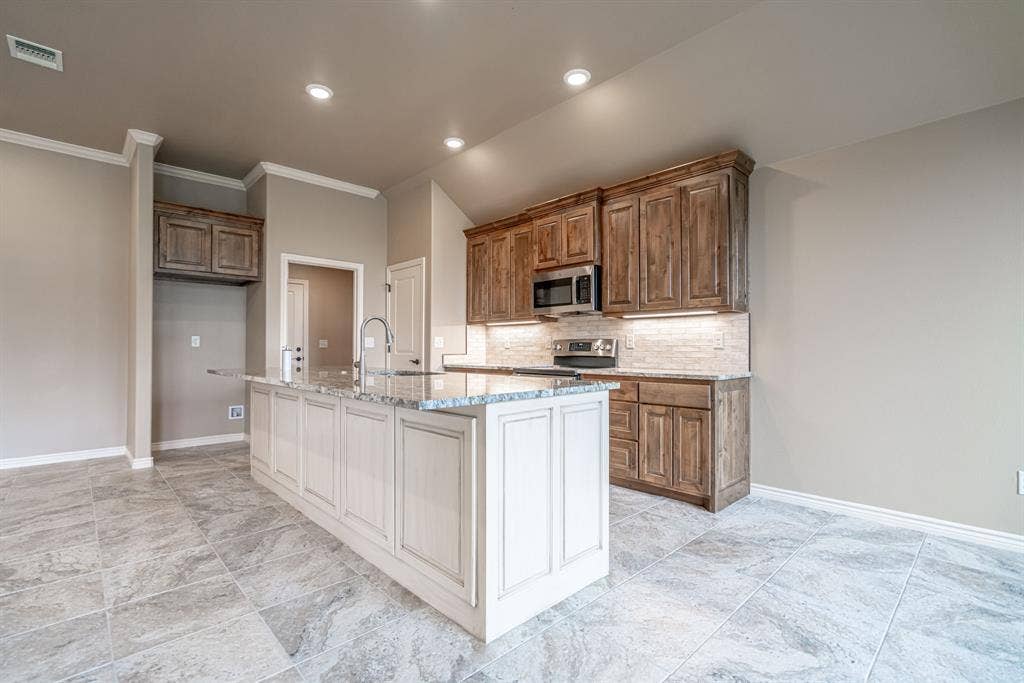 2600 Creek Drive, Granbury, TX 76048 2600 Creek Drive, Granbury, TX 76048