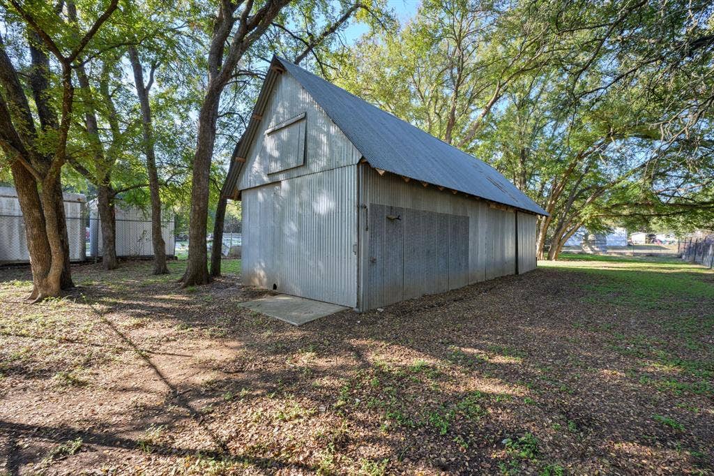 404 Cleveland Road, Granbury, TX 76049 404 Cleveland Road, Granbury, TX 76049