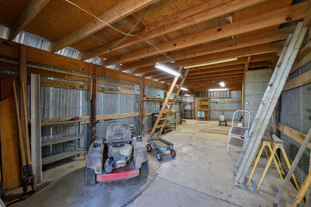404 Cleveland Road, Granbury, TX 76049 404 Cleveland Road, Granbury, TX 76049