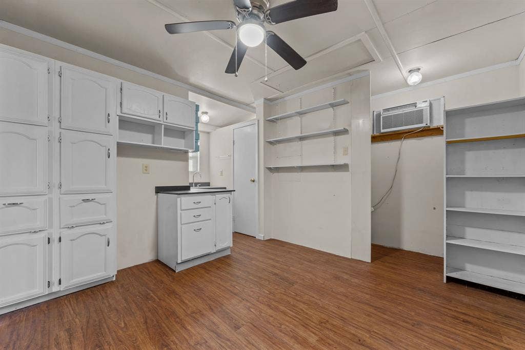 404 Cleveland Road, Granbury, TX 76049 404 Cleveland Road, Granbury, TX 76049