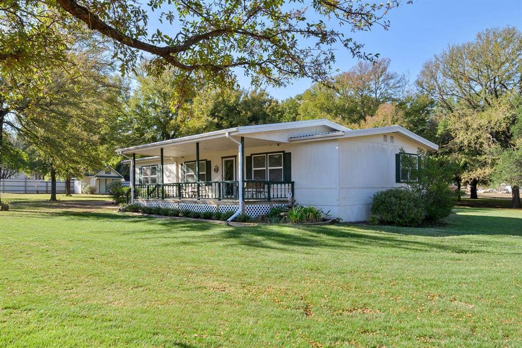 404 Cleveland Road, Granbury, TX 76049 404 Cleveland Road, Granbury, TX 76049