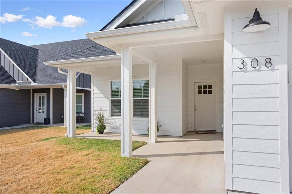 308 N Main Street, McGregor, TX 76657