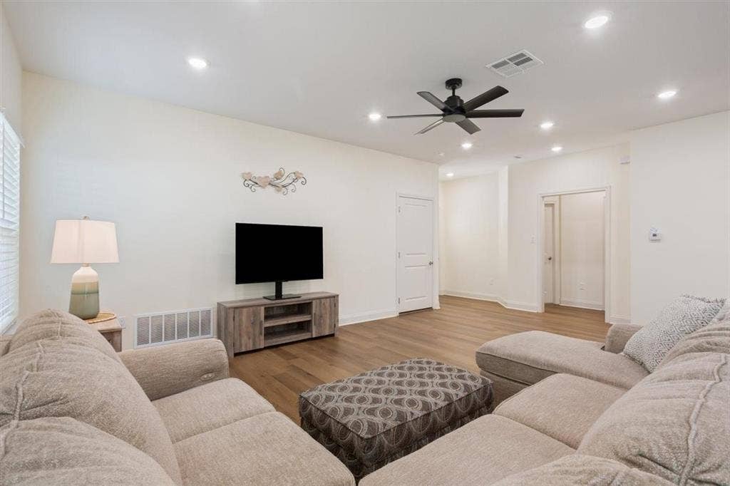 308 N Main Street, McGregor, TX 76657