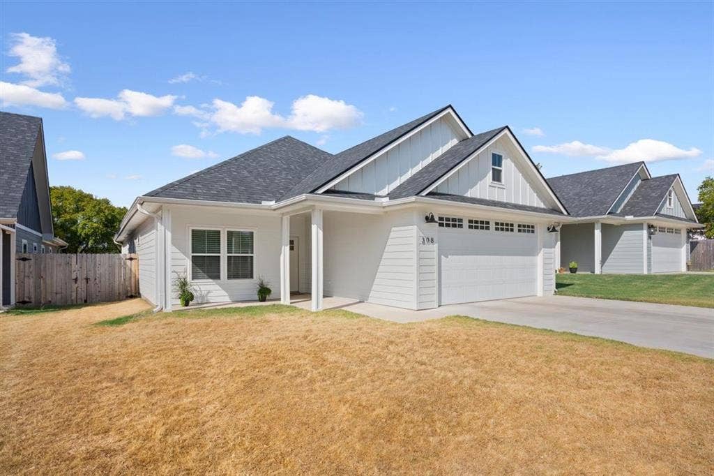 308 N Main Street, McGregor, TX 76657