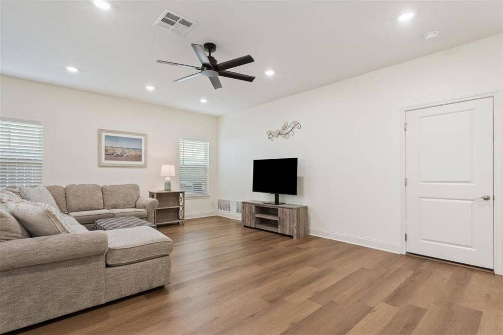 308 N Main Street, McGregor, TX 76657