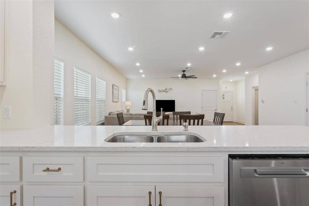 308 N Main Street, McGregor, TX 76657