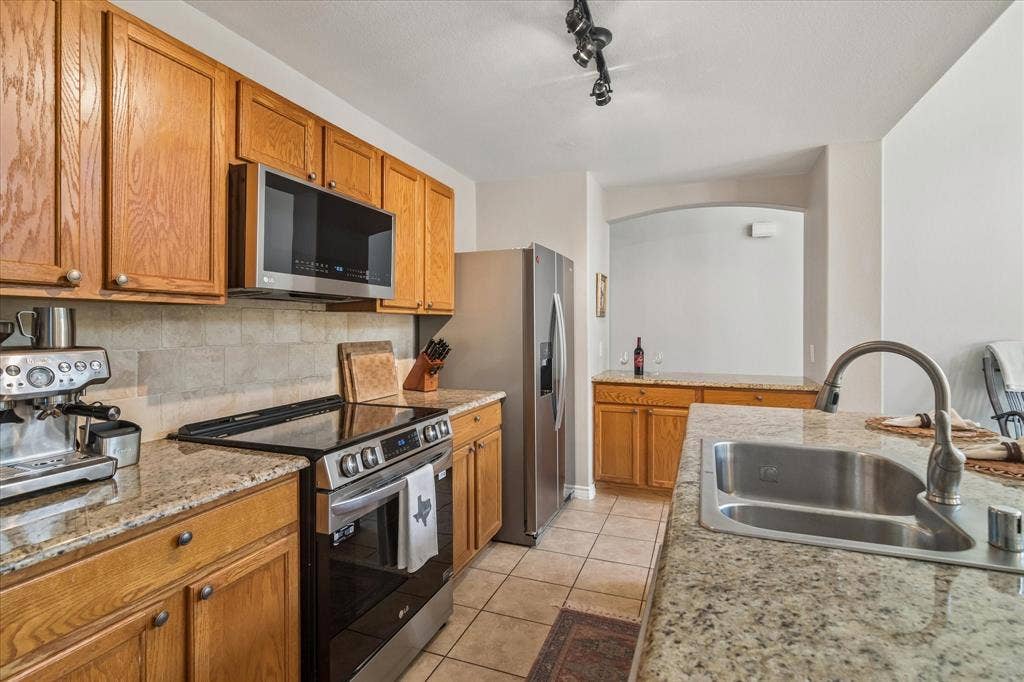 10263 Summit Run Drive, Frisco, TX 75035 10263 Summit Run Drive, Frisco, TX 75035