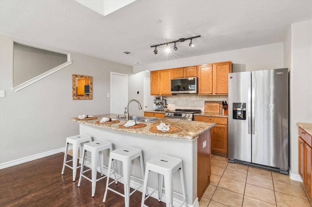10263 Summit Run Drive, Frisco, TX 75035 10263 Summit Run Drive, Frisco, TX 75035