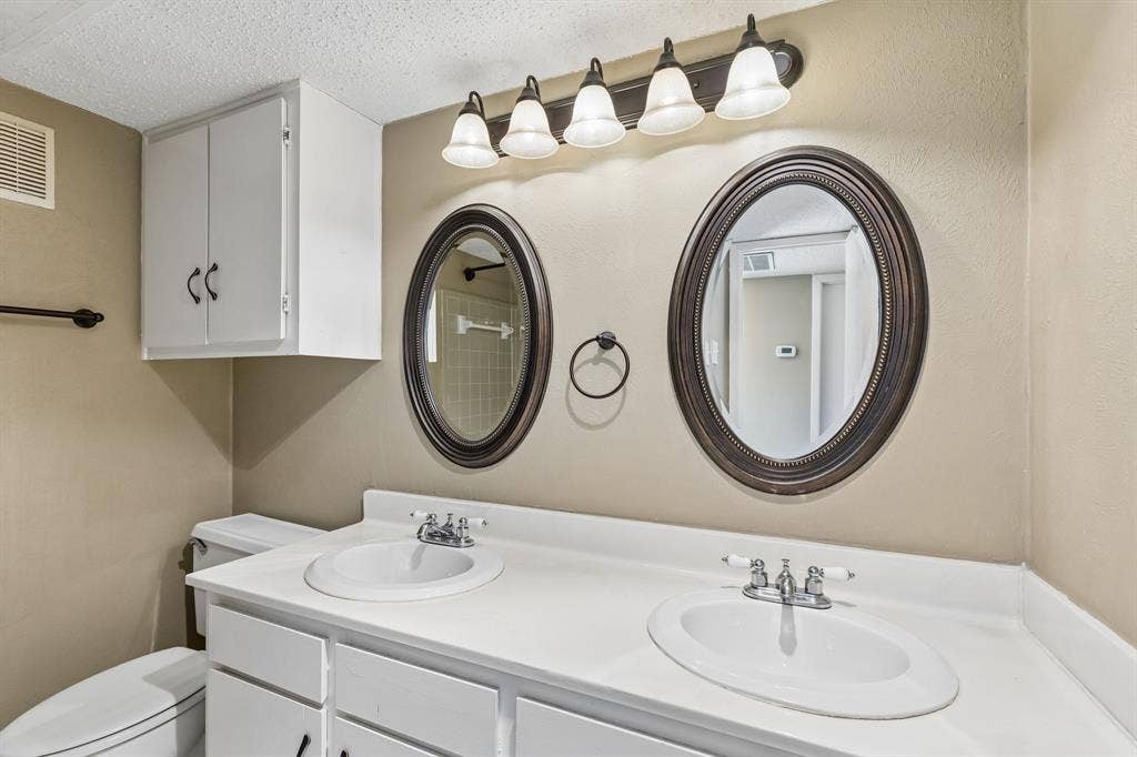 1806 Lakecrest Court, Carrollton, TX 75006 1806 Lakecrest Court, Carrollton, TX 75006